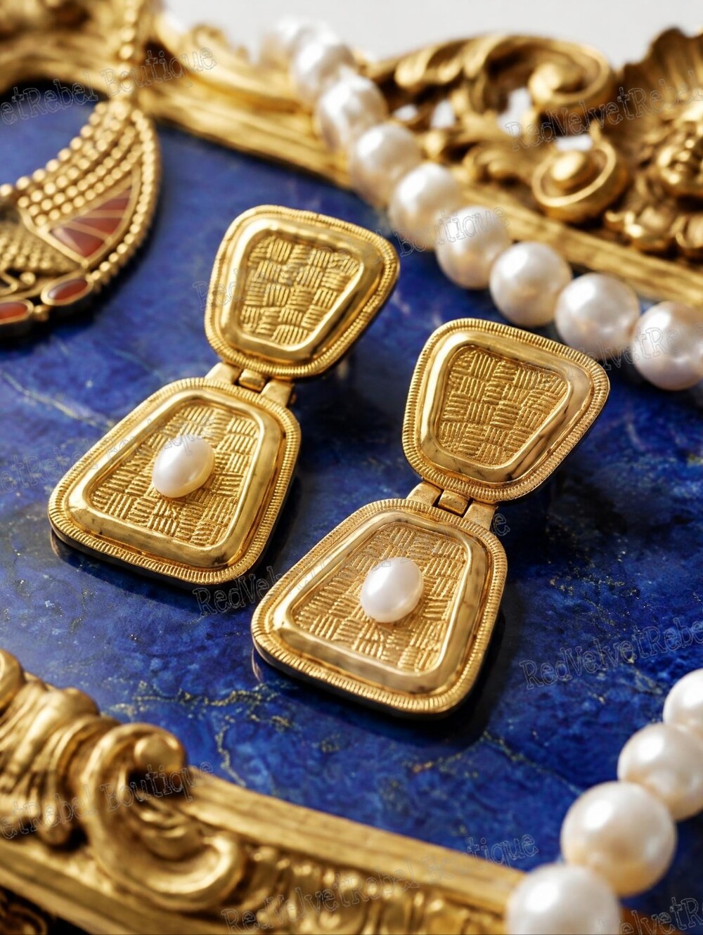 Vintage Egyptian Revival Etched  Geometric Doorknocker Clip Gold Earrings